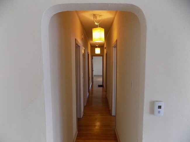 Hallway - 1113 Meadowbrook Ave