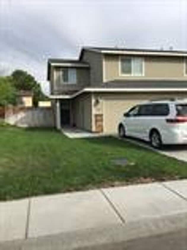 Foto principal - 725-727 Mount Hood Ave SW