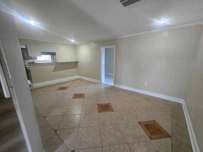 Foto del edificio - Spacious 5 Bedroom Single Home with Modern Comforts and Great Outdoor Space