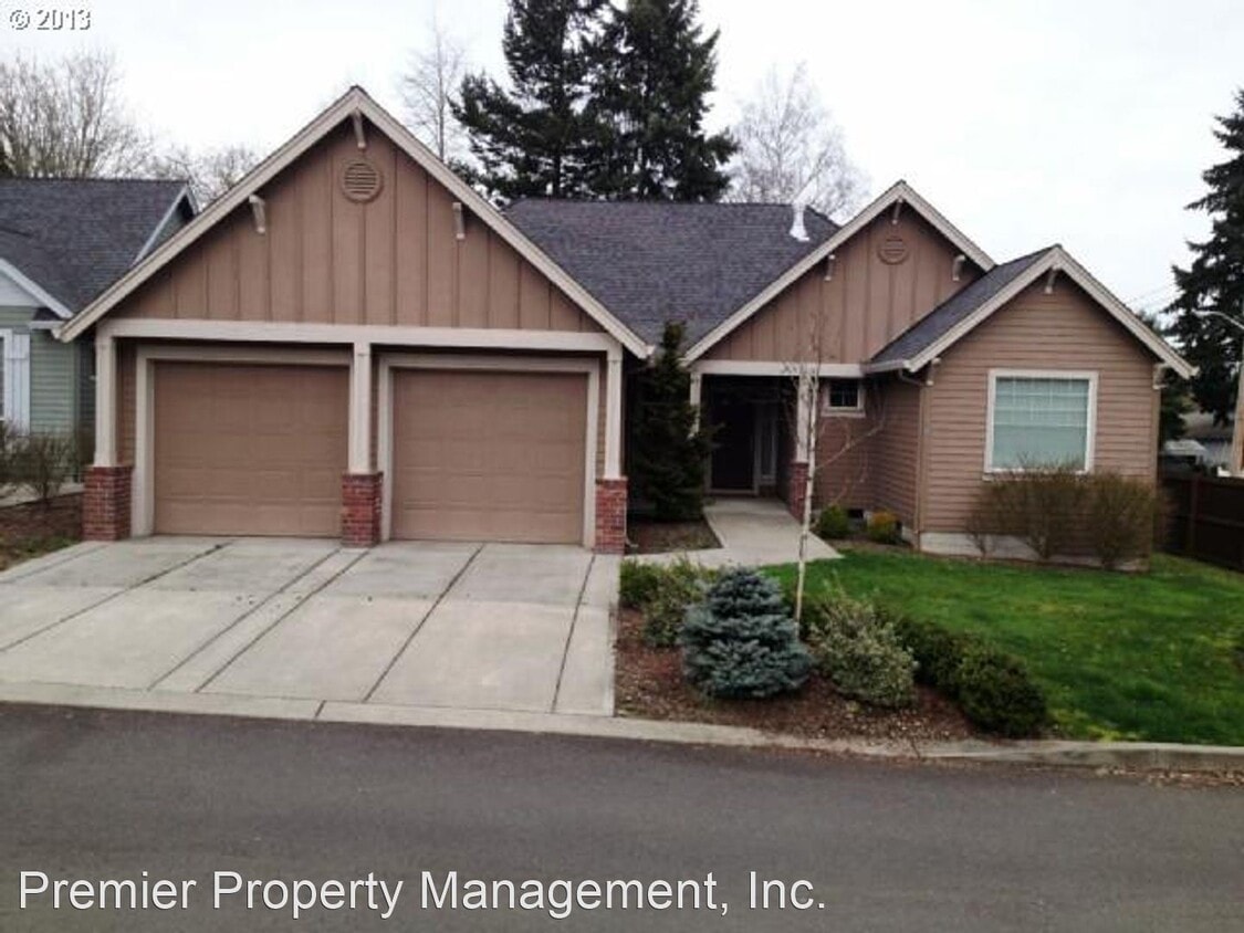 Primary Photo - 3 br, 2.5 bath House - 902 NW 96th Cir.