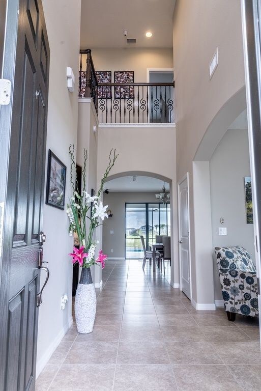 Foto del edificio - Executive 5 bedroom 4.5 Bath Pool Home