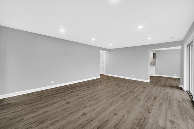 Building Photo - 1815 Tanglewood Dr