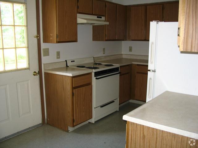 Kitchen - Glenwood Village Apartments