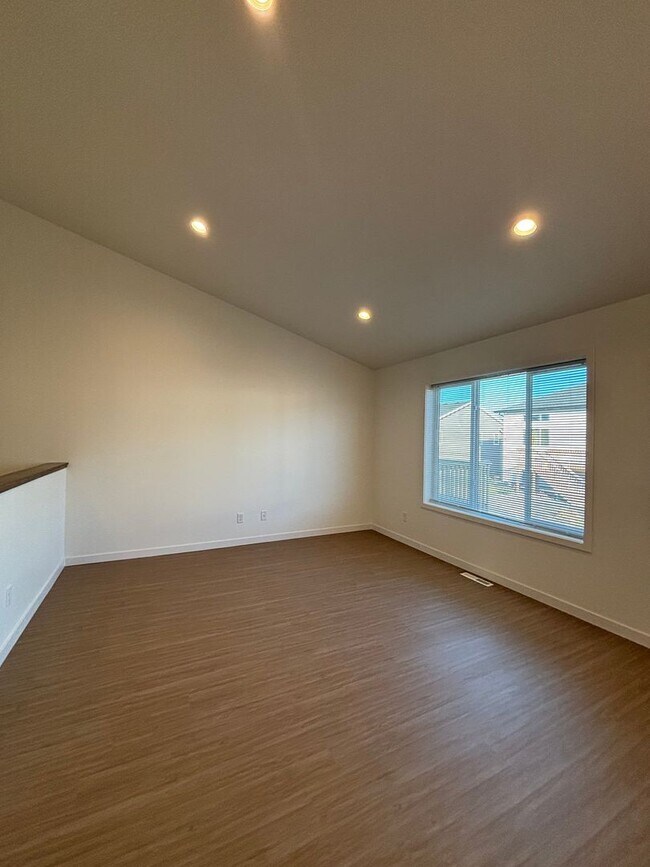 Foto del edificio - 3 Bed 3 Bath Townhome