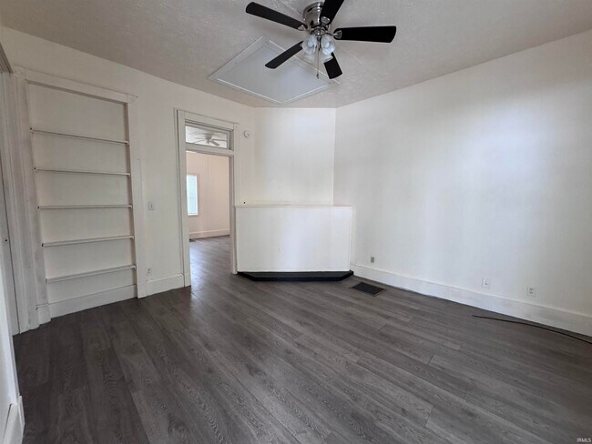 Foto del edificio - 614 W Charles St