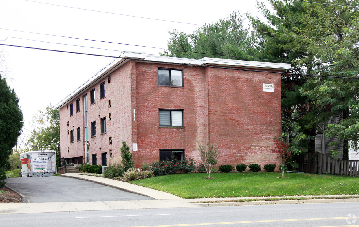 Primary Photo - Tuckahoe Apartments I