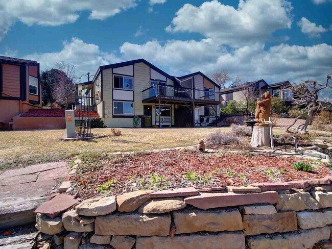 Building Photo - 964 Lakeside Ct