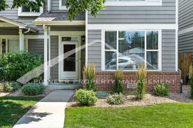 Foto del edificio - Beautiful Townhome With Garage and Central AC