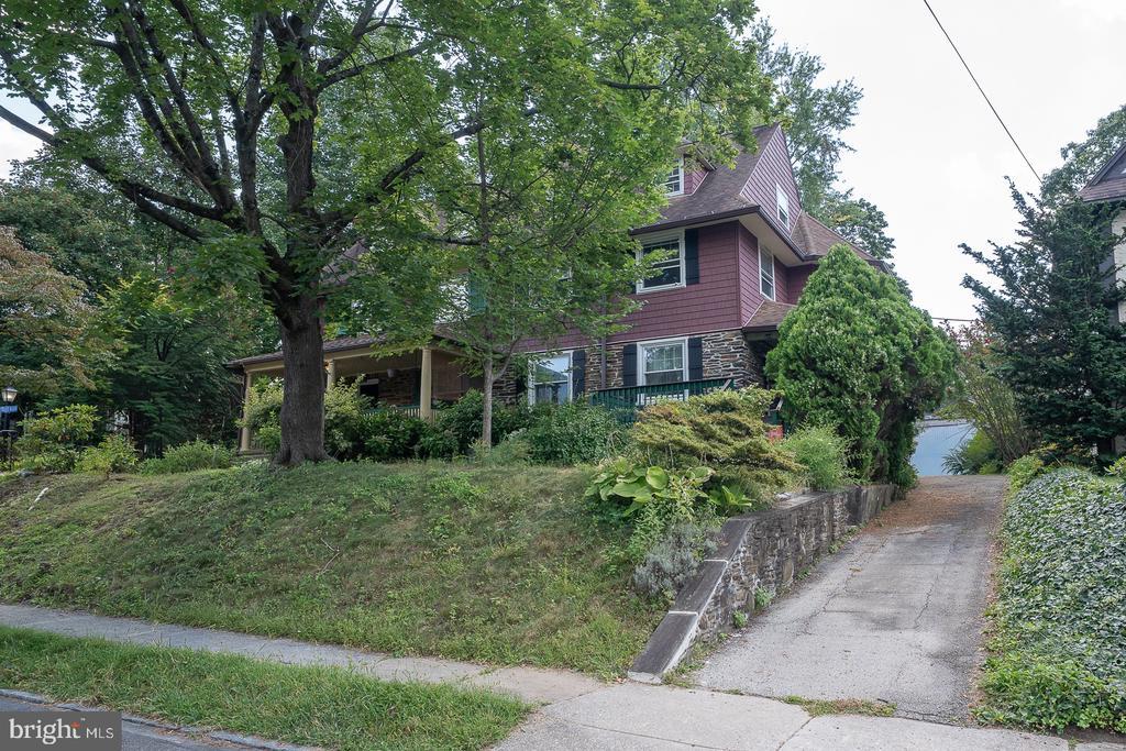 Primary Photo - 110 Llanfair Rd