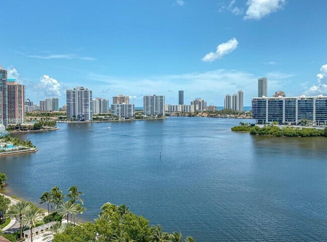 Foto del edificio - 3301 NE 183rd St