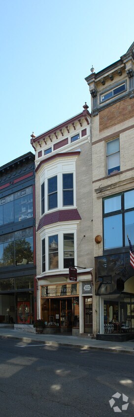 Primary Photo - 553 Warren St