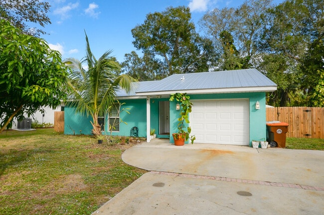 Building Photo - 2386 28th Ave SW