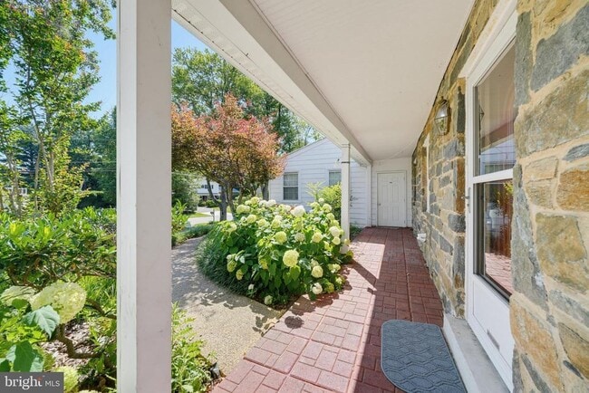 Building Photo - 16818 Briardale Rd