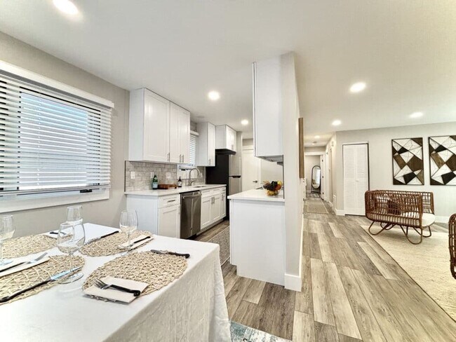 Building Photo - Remodeled 2Bd/2Ba Apartment in S Boulder F...