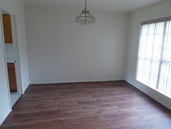 Foto del edificio - 3522 Sheldon Dr