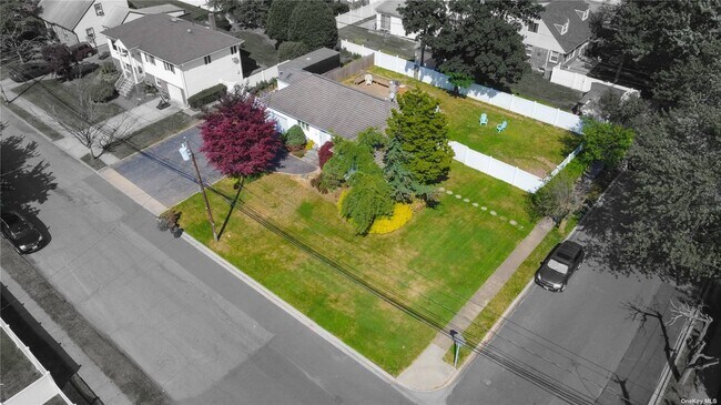 Building Photo - 77 Diamond Ave