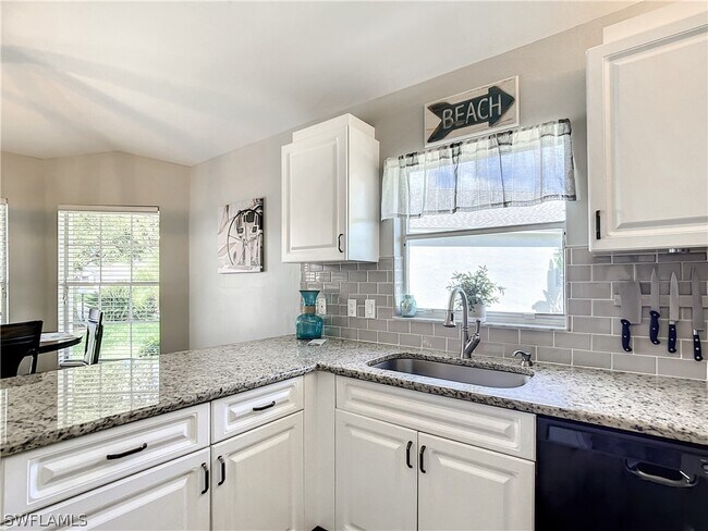 Foto del edificio - 13633 Admiral Ct