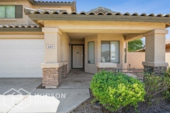 Building Photo - Move-in by November 22nd GET $500 OFF 1st ...