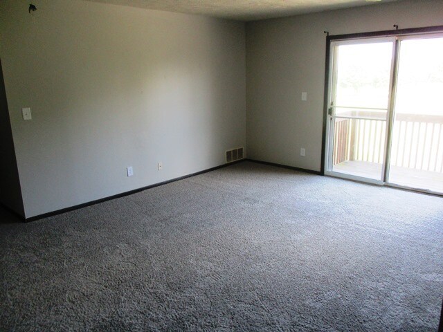 Building Photo - 2102 Rainbow Ave