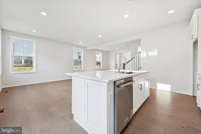 Building Photo - 64 Alroy Rd