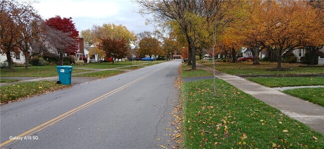 Foto del edificio - 183 Thorncliffe Dr