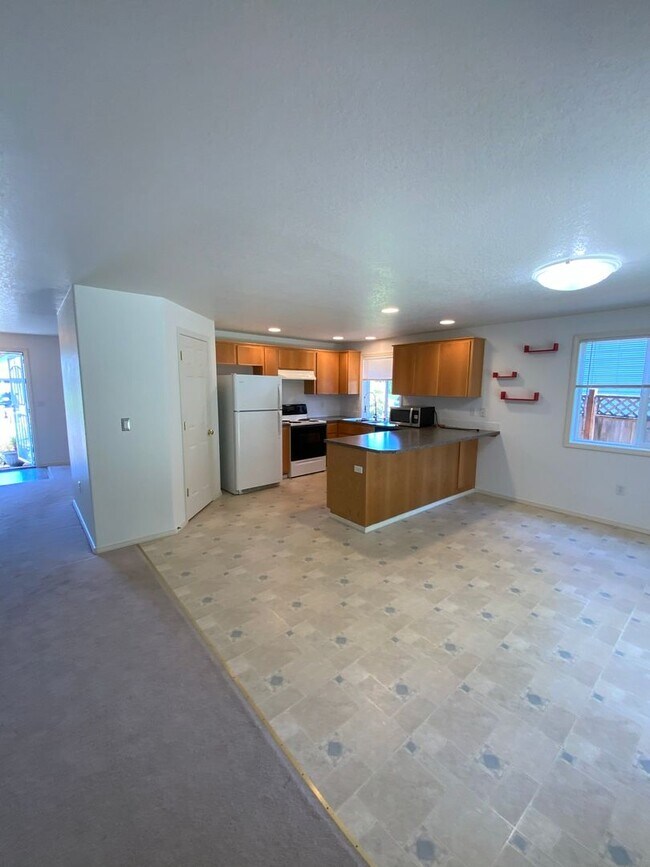 Building Photo - *COMING SOON!* Charming Salmon Creek Ranch!