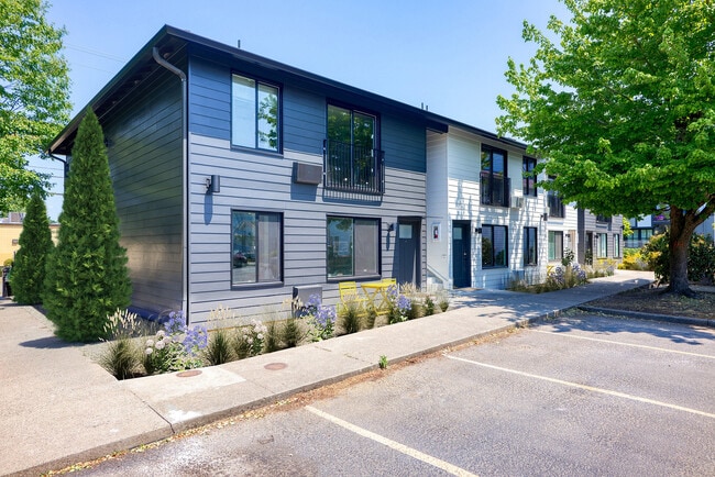 Building Photo - The Lark