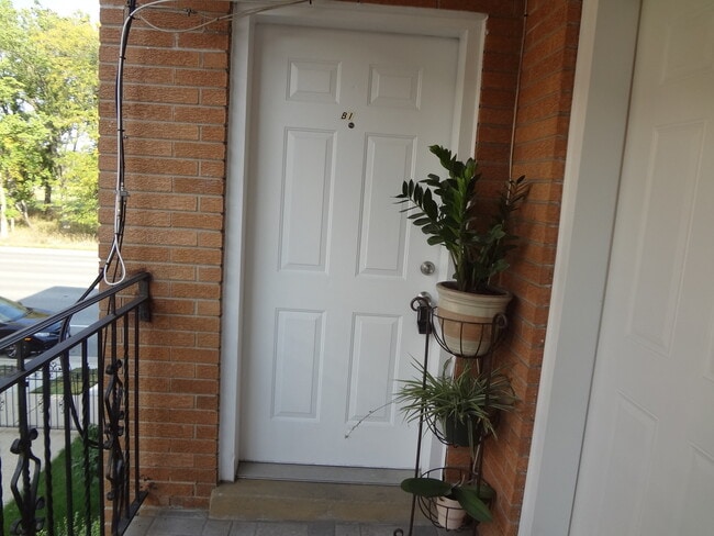 Foto del edificio - 4602 N River Rd