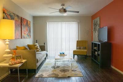 Spacious living room - The Estara