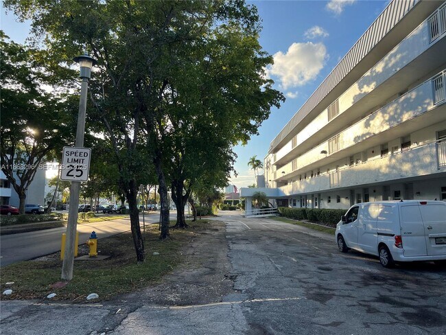 Building Photo - 3551 NE 169th St