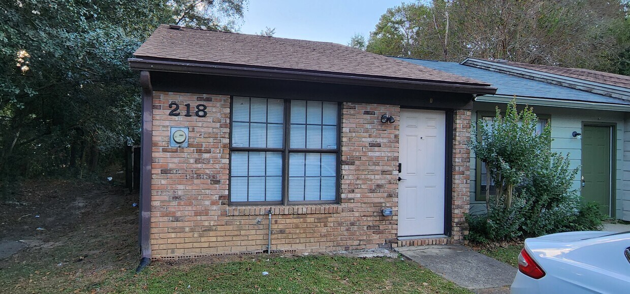 218 White Dr, Tallahassee, FL 32304 Townhome Rentals in Tallahassee