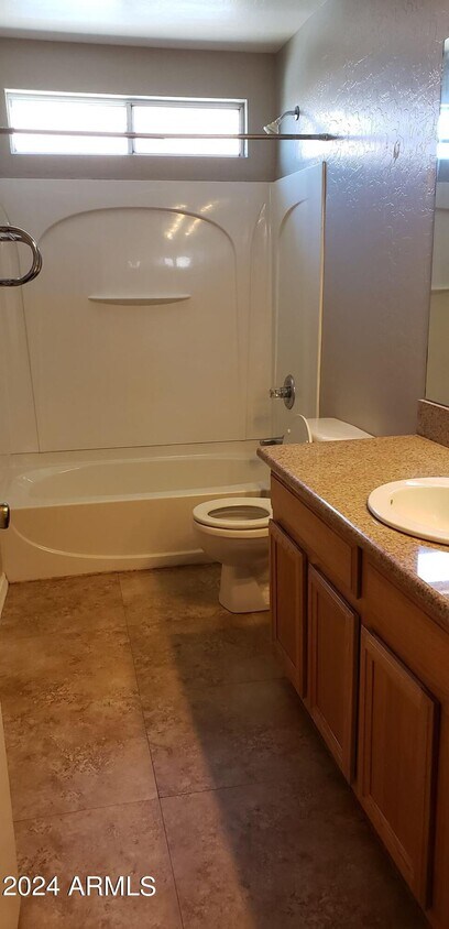 Foto principal - 13425 W Keim Dr