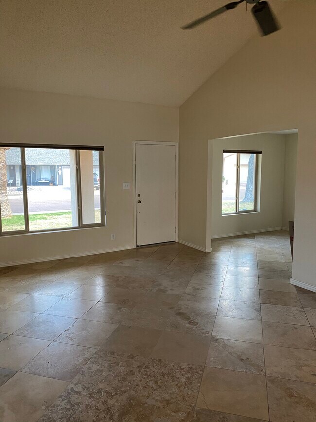 Living room - 9337 E Cortez St