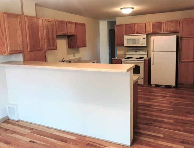 Building Photo - 1305 Temkin Ave