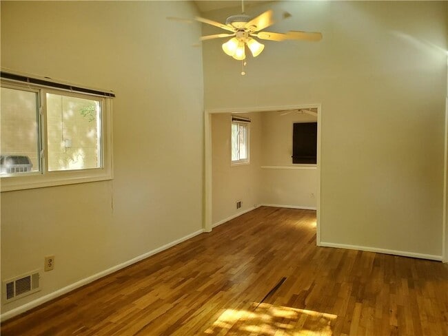 Building Photo - 1153 Ogilvie Dr NE