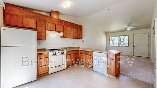 Foto del edificio - 5220 Fulton Rd