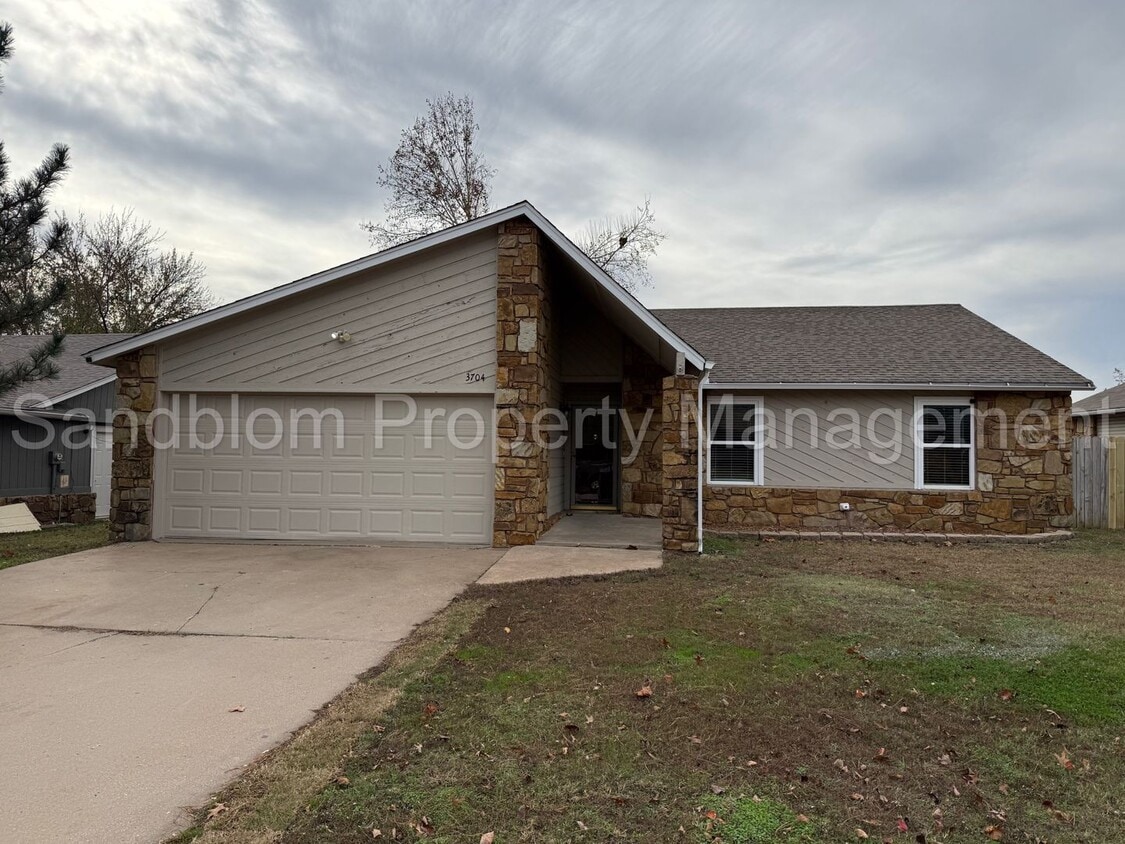 Primary Photo - For Lease | Broken Arrow | Available Now!
