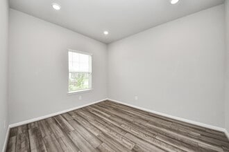 Building Photo - 7206 Melrose Ln