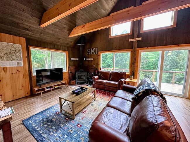 Building Photo - 157 Slalom Ln