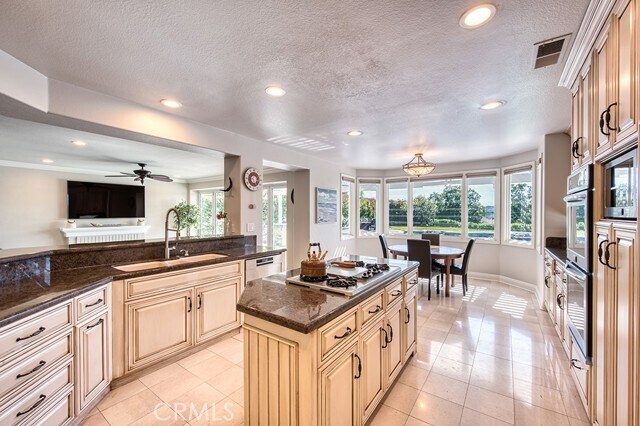 Building Photo - 16 Oakmont