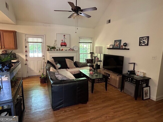 Foto del edificio - 174 Spring Lake Dr