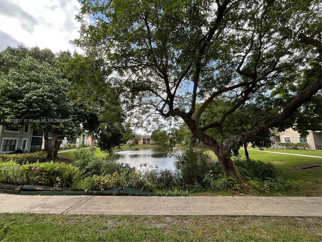 8717 NW 39th St Unit 8717, Sunrise, FL 33351 Condo for Rent in