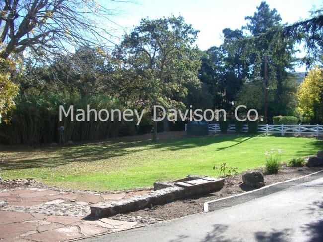Foto del edificio - 280 Chapman Ln