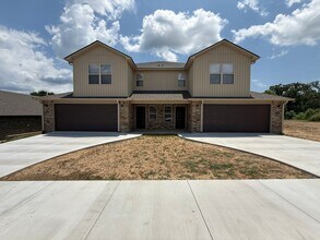 Building Photo - 9004-9006 Sandra Wy
