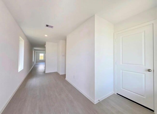 Building Photo - 28818 Texas Sparrow Ln