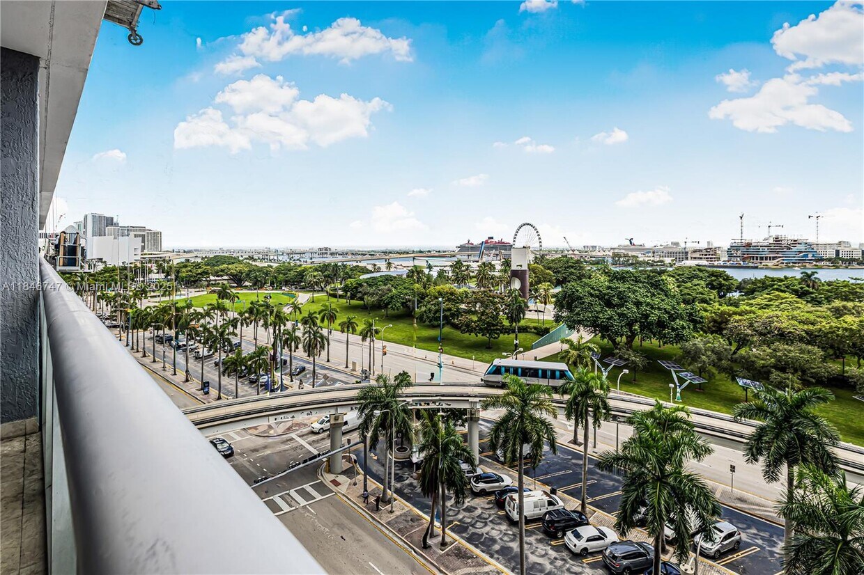 Primary Photo - 50 Biscayne Blvd