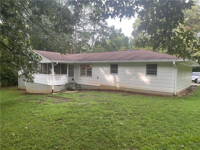 Building Photo - 2250 Dinsmore Rd