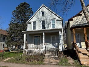 Building Photo - 2807 W 2nd St