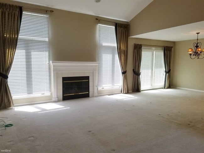 Building Photo - 3 br, 2.5 bath  - 339 Saint Lawrence Blvd
