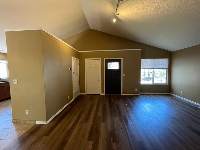 Building Photo - 3Bd/2Ba home in Park Place, Oregon City ~ ...